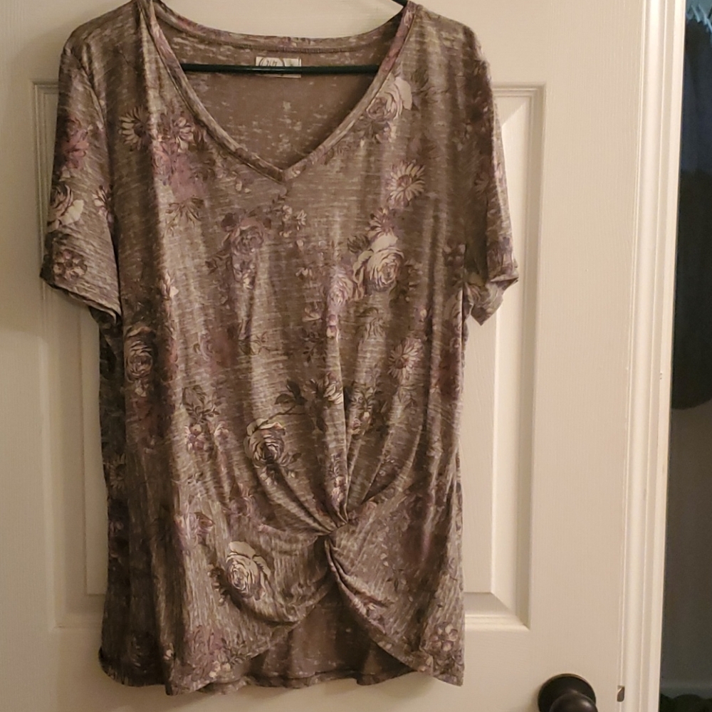 Women's v-neck tshirt